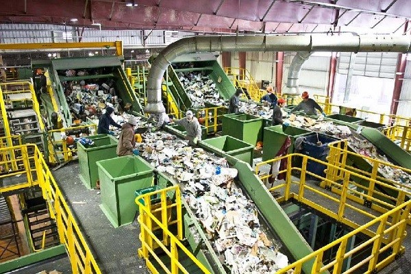 Построить завод по переработке мусора