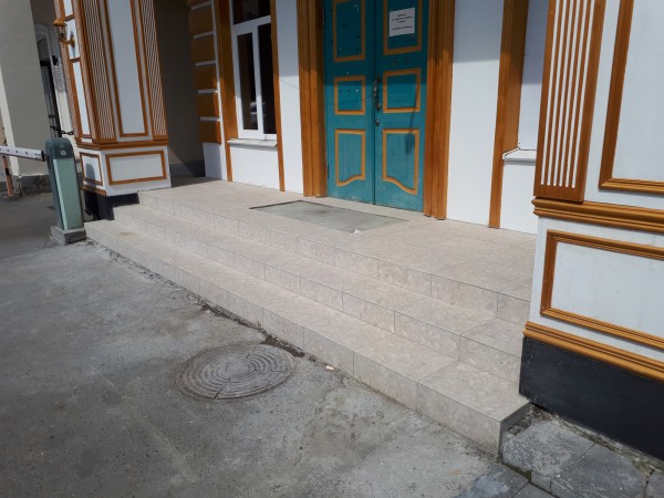  Ремонт крыльца, монтаж керамогранита от 1500 р./ м2